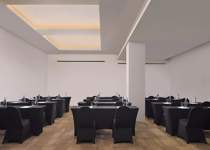 Hotel Fairfield By Marriott Bali South Kuta 4*